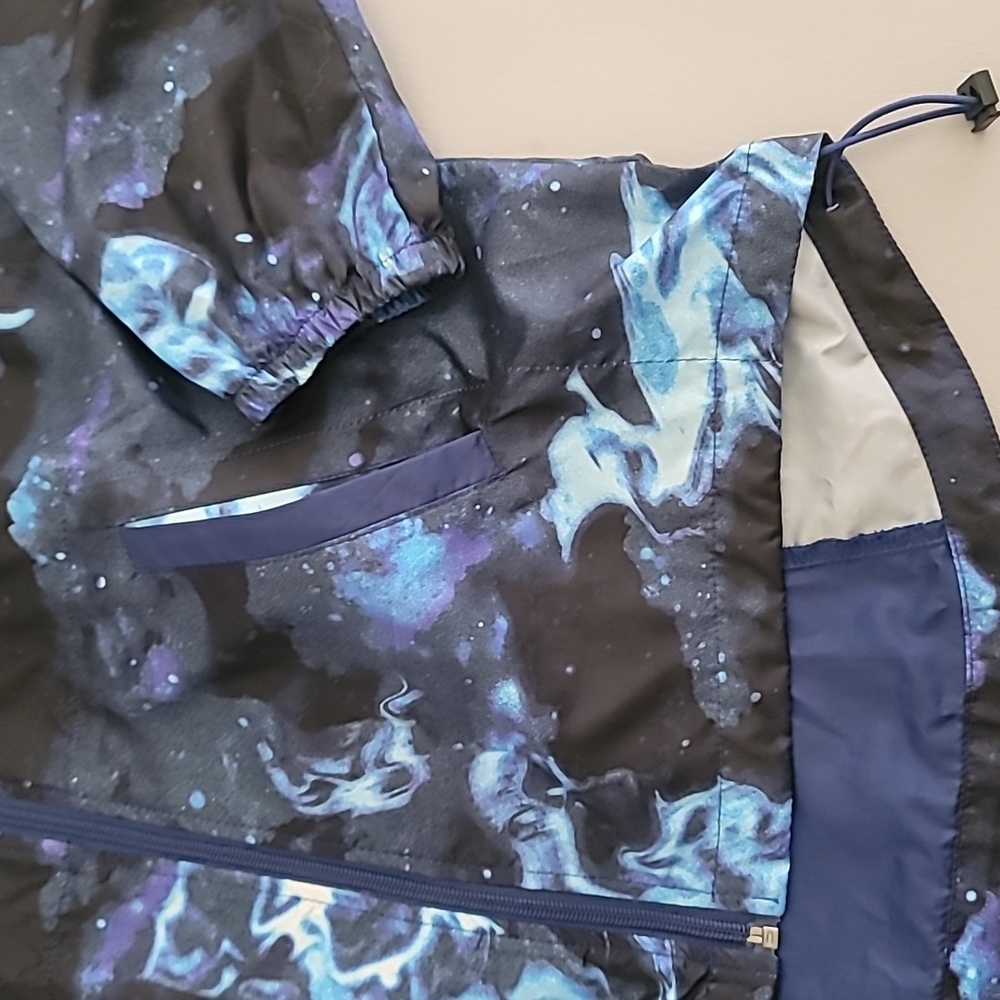 Superman Her Universe Lightweight Hooded Windbreaker - Picture 11 of 11